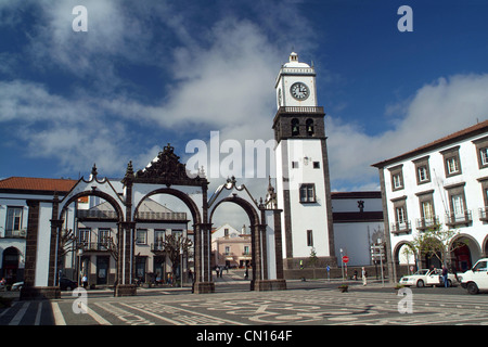 Azoren San Miguel Island Portugal Ponta Delgada Portas da Cidade Stadttore, Acores Stockfoto