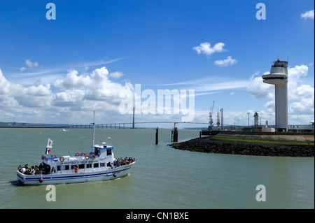 Frankreich, Calvados, der Pont de Normandie (Normandie-Brücke) überspannt die Seine um die Städte Honfleur und Le Havre zu verbinden, Stockfoto