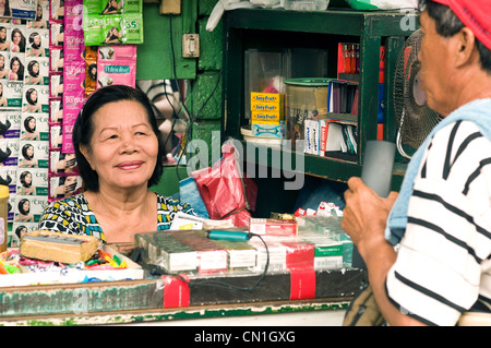 Sari-Sari Store in Pelaez Street Downtown Cebu Philippinen Stockfoto