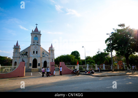 Christliche Kirche, Kon Tum, North Central Highlands, Vietnam Stockfoto