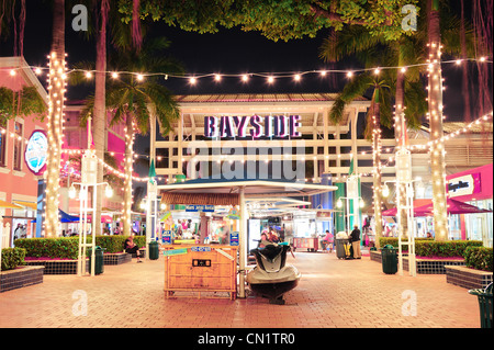 Bayside Marketplace in der Nacht Stockfoto