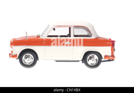 Alten Retro-Auto Trabant Limousine auf weißem Hintergrund. Stockfoto