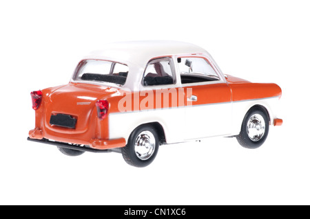 Alten Retro-Auto Trabant Limousine auf weißem Hintergrund. Stockfoto