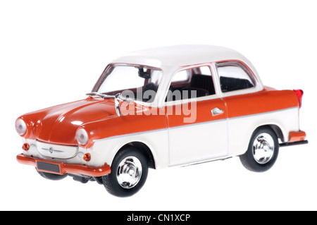 Alten Retro-Auto Trabant Limousine auf weißem Hintergrund. Stockfoto