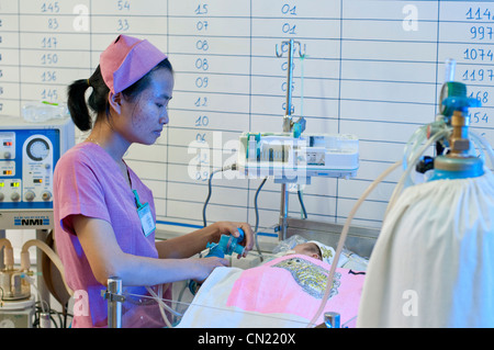 ICU pränatale Ward, Danang, Vietnam Stockfoto