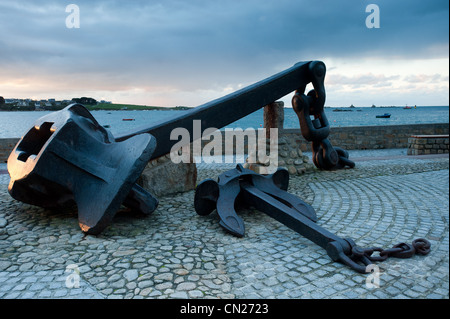 Frankreich, Finistere, Iroise-See, Ploudalmezeau, der Anker der Supertanker Amoco Cadiz in Portsall Stockfoto