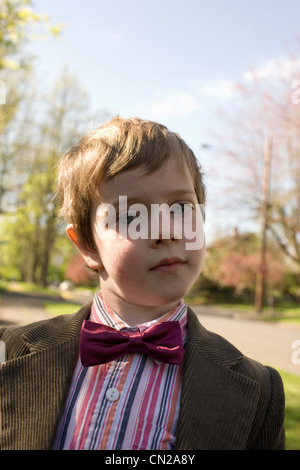 Porträt eines jungen Fliege und Jacke Stockfoto