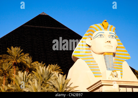 Sphinx und Pyramide - das Hotel Luxor Las Vegas Nevada, USA Stockfoto