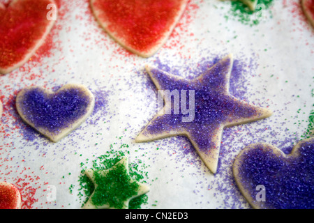 Sterne und Herzen geformt Cookies Stockfoto
