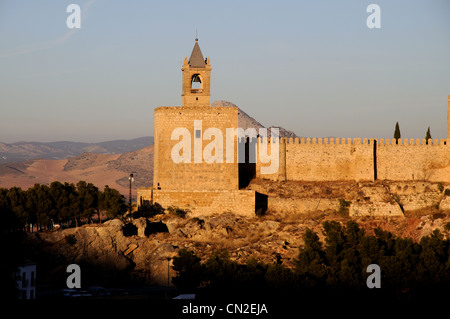 Burg im späten Nachmittag Sonne, Antequera, Provinz Malaga, Andalusien, Spanien, Westeuropa. Stockfoto
