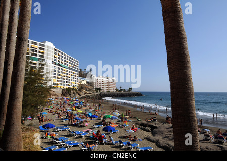 Strand und Ferienwohnungen in der Nähe von Anfi Del Mar Resort, Gran Canaria, Kanarische Inseln Stockfoto