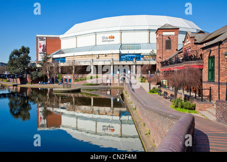 Die Birmingham Kanal vor der National Indoor Arena NIA Birmingham West Midlands England UK GB EU Europa Stockfoto