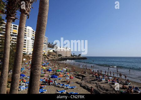 Strand und Ferienwohnungen in der Nähe von Anfi Del Mar Resort, Gran Canaria, Kanarische Inseln Stockfoto