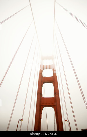 Golden Gate Bridge, niedrigen Winkel Ansicht Stockfoto