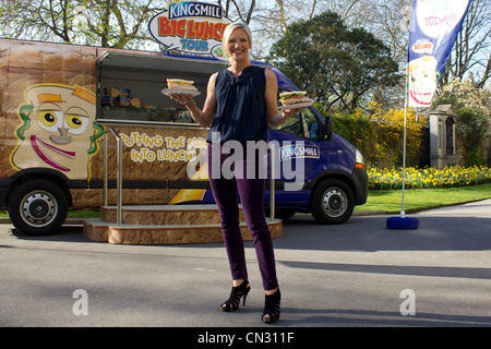 Jo Whiley fördert Sandwhiches in London Stockfoto