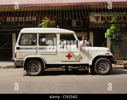 Missionarinnen der Nächstenliebe (Mutter Teresa) Krankenwagen, Kolkata, Westbengalen, Indien Stockfoto