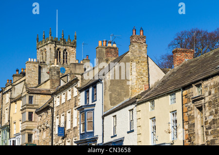 Die Bank, eine Straße in Barnard Castle im Vorfeld von den Fluss Tees in die Stadt, Grafschaft Durham, England Stockfoto