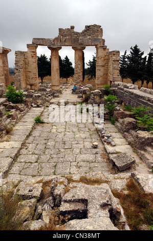 Cyrene. Libyen. Blick auf das Innere der Tempel des Zeus, auf der Suche nach vorne, die Gesichter von Osten wie die meisten griechischen Tempel Stockfoto