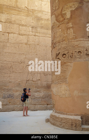 Säulenhalle im Karnak Tempel, Luxor, Ägypten Stockfoto