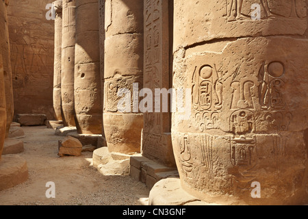 Antike Säule im Luxor-Tempel, Luxor, Ägypten Stockfoto