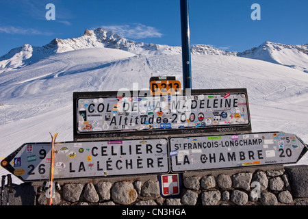 Frankreich, Savoyen, Valmorel, Massif De La Vanoise, Tarentaise-Tal, St François Longchamp, Maurienne-Tal, Schilder für Straße Stockfoto