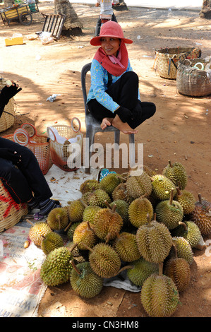 Kambodscha, Krong Kep Provinz, Badeort Kep, Durian auf dem Markt Stockfoto