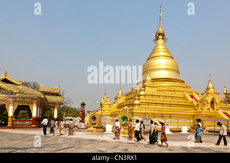 Myanmar (Burma), Mandalay-Division, Mandalay, Kuthodaw Pagode Stockfoto