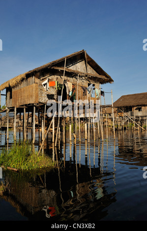 Myanmar (Burma), Shan-Staat, Inle-See, Nampan Dorf, Stelzenläufer Häuser Stockfoto