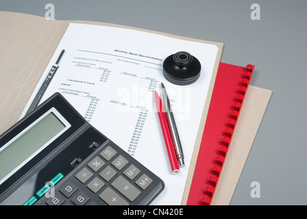 Ordner mit Bankdokumenten Stockfoto