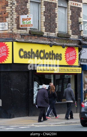 Bargeld für Modegeschäfte an verschiedenen Orten in Liverpool Stockfoto