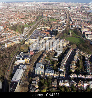 Luftbild von Gunnersbury & Chiswick östlich über Turnham Green in Richtung Chiswick Common, London W4 Stockfoto