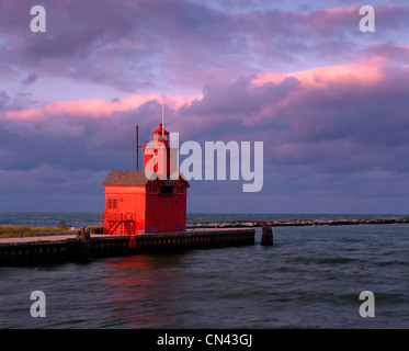 Foto von Holland Hafen Leuchtturm im Morgengrauen, Lake Michigan, Great Lakes, Michigan, USA Stockfoto