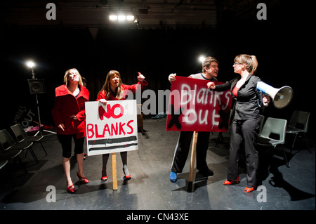 Studenten in der Theater-Film- und Fernseh-Abteilung Aberystwyth University, Wales UK handeln Stockfoto