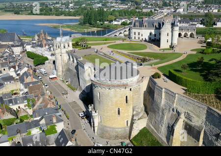 Frankreich, Indre et Loire, Loire-Tal, die von der UNESCO als Welterbe gelistet, Amboise, Schloss aus dem 15. Jahrhundert (Luftbild) Stockfoto