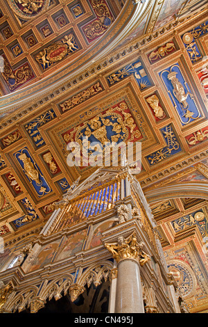 Rom - Interieur der Lateranbasilika Stockfoto