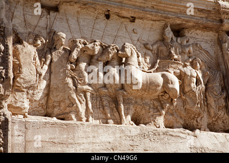 Rom - Detail von Titus Triumphbogen Stockfoto