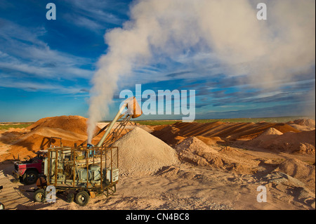 Australien, South Australia Coober Pedy, ein Gebläse ein LKW für Opal-Bergbau-Symbol von Coober Pedy Stockfoto