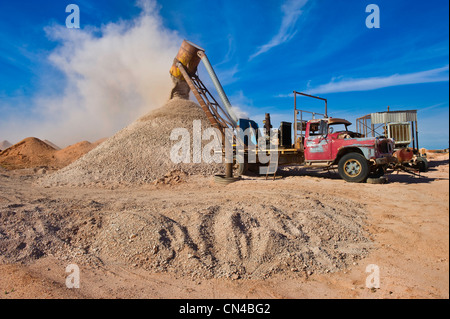 Australien, South Australia Coober Pedy, ein Gebläse ein LKW für Opal-Bergbau-Symbol von Coober Pedy Stockfoto