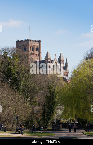 St Albans Cathedral, Verulamium Park, St, Albans, Hertfordshire. England, Großbritannien. Stockfoto