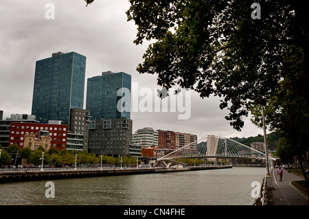 Fluss Nervion in Bilbao, Baskenland, Spanien Stockfoto