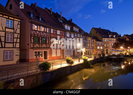 Frankreich, Haut Rhin, Colmar, La Petite Venise District, Quai des Poissonniers halbe Fachwerkhaus Stockfoto