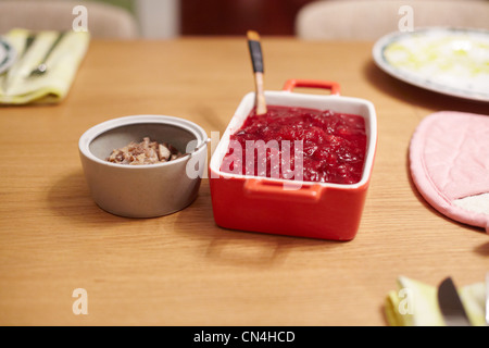 Sauce auf Tisch Stockfoto