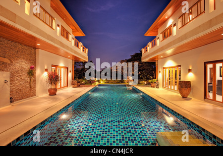 Villa mit Pool auf einem Golfplatz in Hua Hin, Thailand Stockfoto