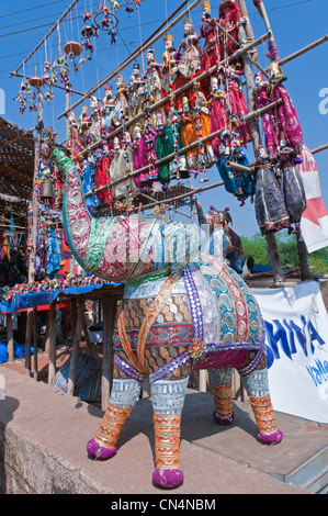 Rajasthani Puppen zum Verkauf an Anjuna Flohmarkt Goa Indien Stockfoto