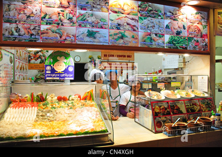 Anusarn Markt Garküche in Chiang Mai Nachtbasar, Chan Klan Road, Chiang Mai, Provinz Chiang Mai, Thailand Stockfoto