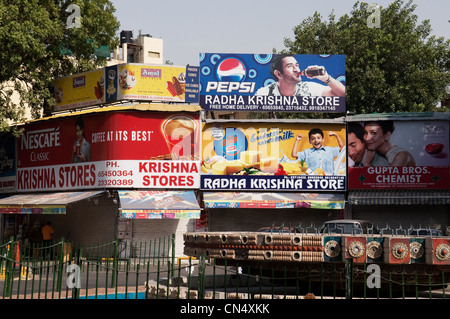 Plakate in Dehli, Indien Stockfoto