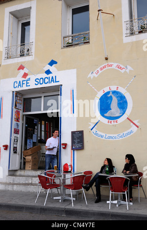 Frankreich, Herault, Sete, Quartier Haut (Höhen-Bezirk), Rue Villaret-Joyeuse, Cafe Socia, der Club De La Jeune Lance Setoise Stockfoto