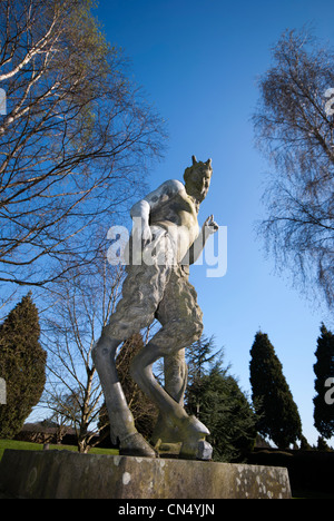 Die Statuen von Pan auf dem Gelände des Newstead Abbey, Nottinghamshirre, England, UK. Stockfoto