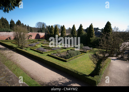 Ziergarten auf dem Gelände des Newstead Abbey, Nottinghamshire, England, UK. Stockfoto