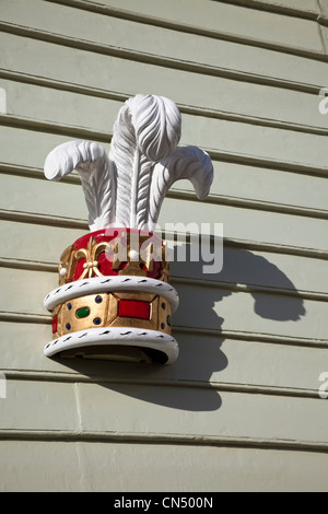 Fleur-Symbol an der Wand, UK Stockfoto